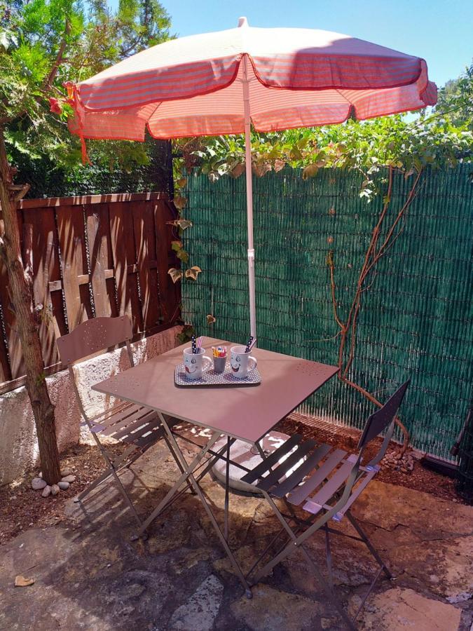 Joli Studio Res Au Calme En Rez De Jardin A Bandol. Exterior foto